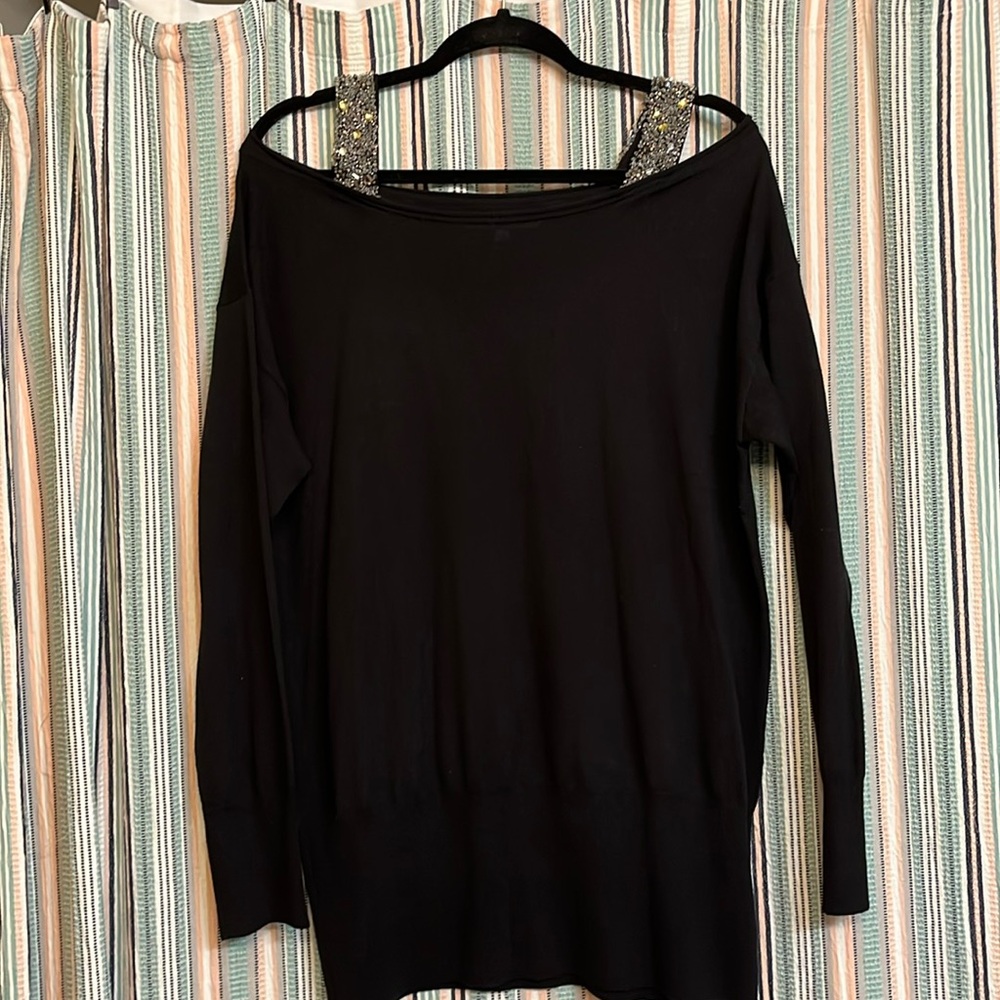Beautiful light weight sweater.